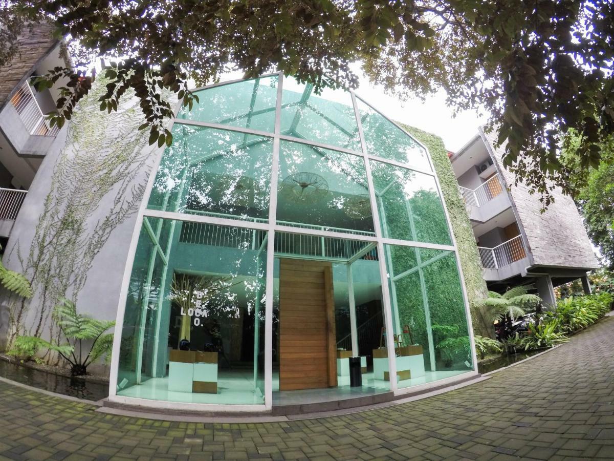 2510 Urbanliving Jakarta Exterior photo
